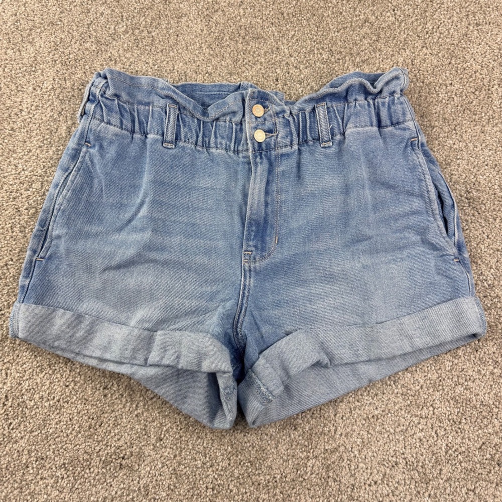Hollister Ultra High-Rise Mom Shorts Womens 11 Light Wash Paperbag Waist Denim